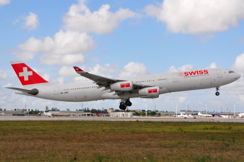 HB-JMB - A340-313 - Swiss - MIA - 16-05-2009