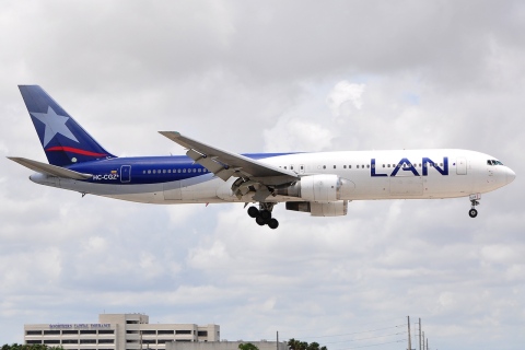 HC-CGZ - 767-3Q8(ER) - LAN Ecuador - MIA - 18-05-2009