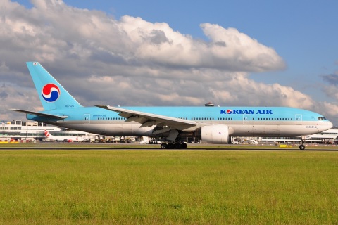 HL7526 - 777-2B5(ER) - Korean Air Lines - PRG - 09-06-2009