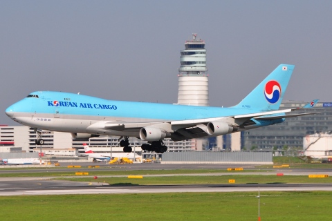 HL7602 - 747-4B5F(ER) - Korean Air Lines - VIE - 25-04-2009