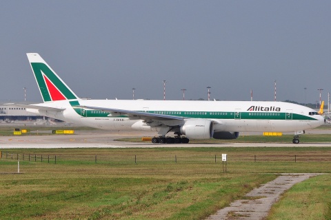 I-DISD - 777-243(ER) - Alitalia - MXP - 22-09-2009
