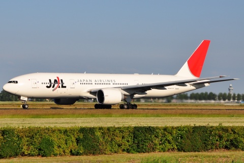 JA704J - 777-246(ER) - Japan Airlines - AMS - 23-07-2009b