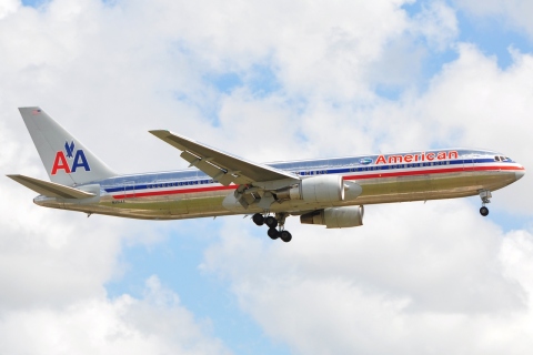 N351AA - 767-323(ER) - American Airlines - MIA - 16-05-2009