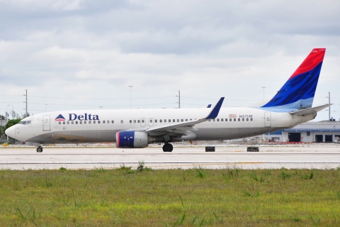 N3751B - 737-832(WL) - Delta Air Lines - MIA - 18-05-2009