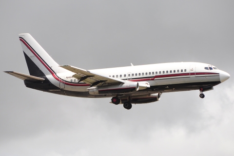 N467AT - 737-2T4 - Sky King Inc - MIA - 16-05-2009