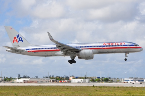 N611AM - 757-223(WL) - American Airlines - MIA - 16-05-2009