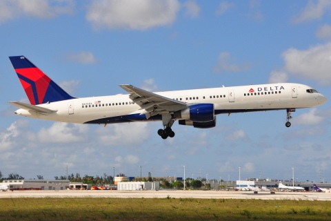 N615DL - 757-232 - Delta Air Lines - MIA - 16-05-2009