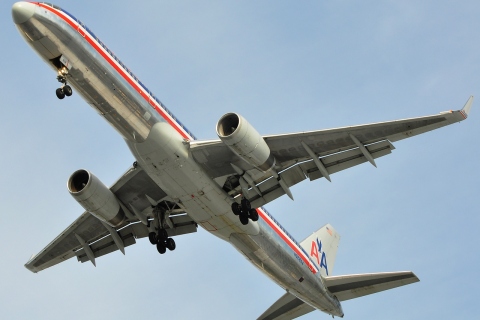 N628AA - 757-223(WL) - American Airlines - MIA - 20-05-2009