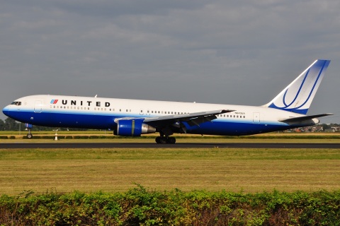N643UA - 767-322(ER) - United Airlines - AMS - 18-08-2009b