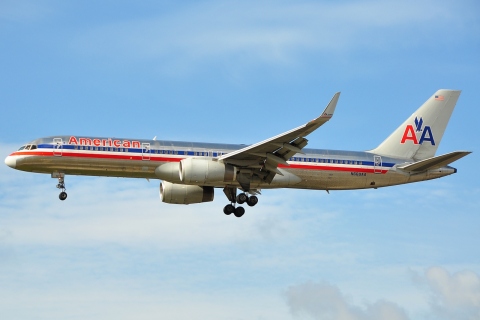 N669AA - 757-223(WL) - American Airlines - MIA - 18-05-2009