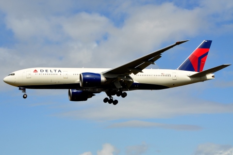 N702DN - 777-232(LR) - Delta Air Lines - LHR - 28-08-2009