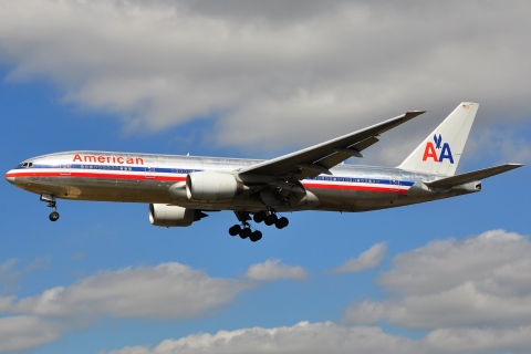 N765AN - 777-223(ER) - American Airlines - LHR - 27-08-2009b