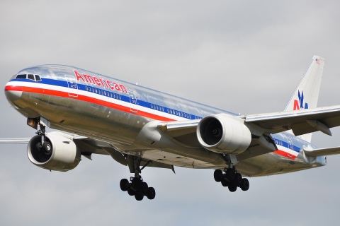 N768AN - 777-223(ER) - American Airlines - LHR - 28-08-2009b