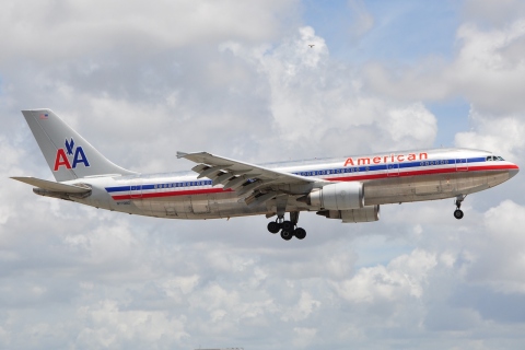 N77080 - A300B4-605R - American Airlines - MIA - 18-05-2009