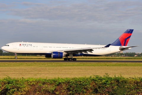 N801NW - A330-323 - Delta Air Lines - AMS - 18-08-2009