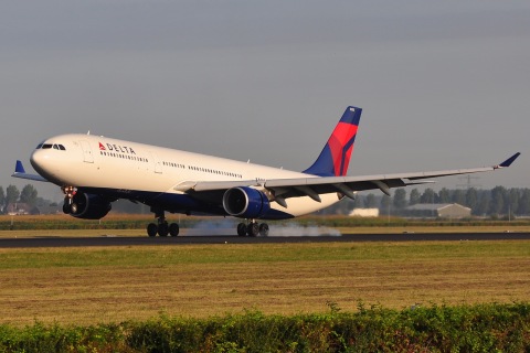 N802NW - A330-323 - Delta Air Lines - AMS - 18-08-2009