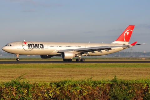 N817NW - A330-323 - Northwest Airlines - AMS - 18-08-2009