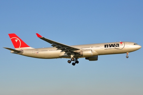 N818NW - A330-323 - Northwest Airlines - AMS - 23-06-2009