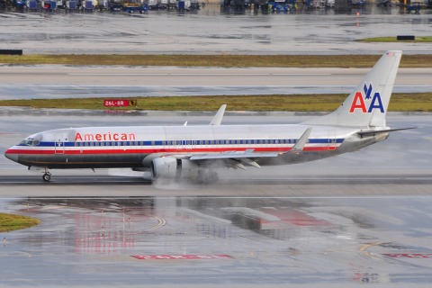 N937AN - 737-823(WL) - American Airlines - MIA - 19-05-2009