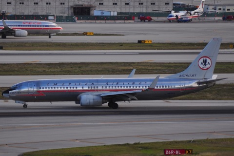 N951AA - 737-823(WL) - American Airlines - MIA - 15-05-2009