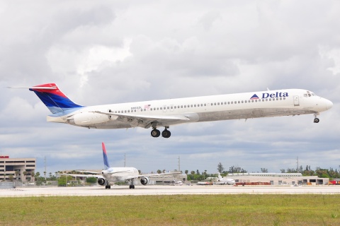 N965DL - MD-88 - Delta Air Lines - MIA - 18-05-2009