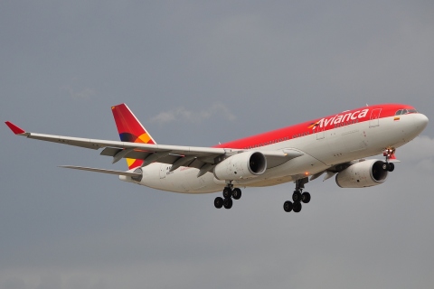 N967CG - A330-243 - Avianca - MIA - 18-05-2009b