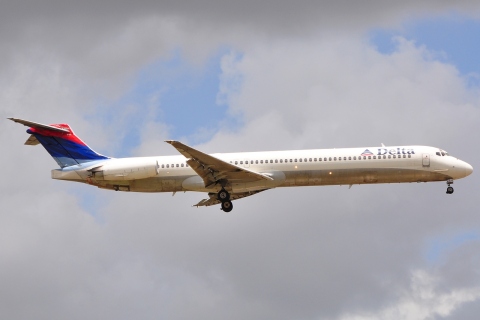 N982DL - MD-88 - Delta Air Lines - MIA - 16-05-2009