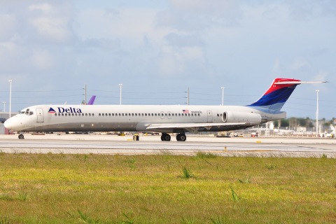 N984DL - MD-88 - Delta Air Lines - MIA - 16-05-2009b