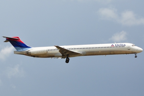 N990DL - MD-88 - Delta Air Lines - MIA - 16-05-2009