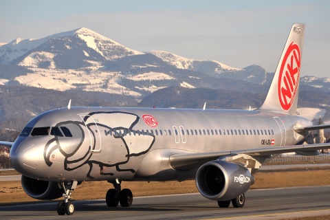 OE-LEU - A320-214 - Niki - SZG - 28-02-2009