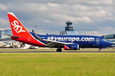 OM-NGG - 737-76N(WL) - SkyEurope Airlines - PRG - 09-06-2009b