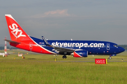OM-NGN - 737-7GL(WL) - SkyEurope Airlines - PRG - 09-06-2009