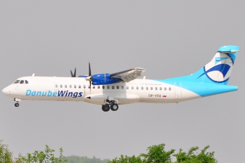 OM-VRA - ATR 72-202 - Danube Wings - BTS - 24-04-2009