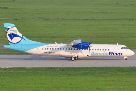 OM-VRB - ATR 72-202 - Danube Wings - BTS - 24-04-2009