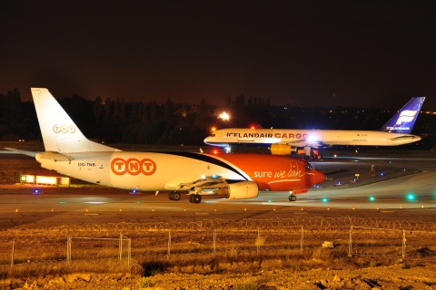 OO-TNB - 737-3T0F - TNT Airways - LGG - 02-10-2009