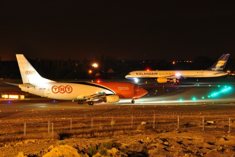 OO-TNI - 737-301 - TNT Airways - LGG - 02-10-2009