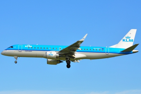 PH-EZD - ERJ-190STD (ERJ-190-100) - KLM Cityhopper - PRG - 06-09-2009