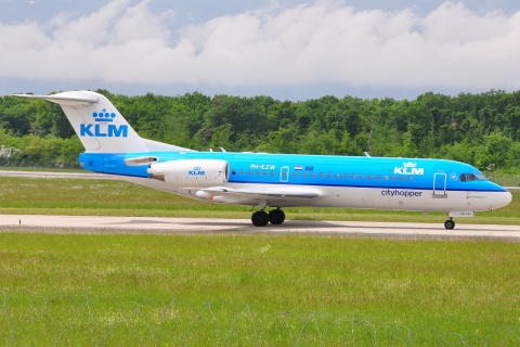PH-KZW - Fokker 70 - KLM Cityhopper - GVA - 12-05-2009