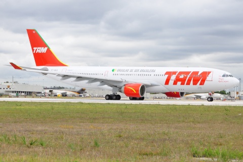 PT-MVD - A330-223 - TAM Linhas Aereas - MIA - 18-05-2009