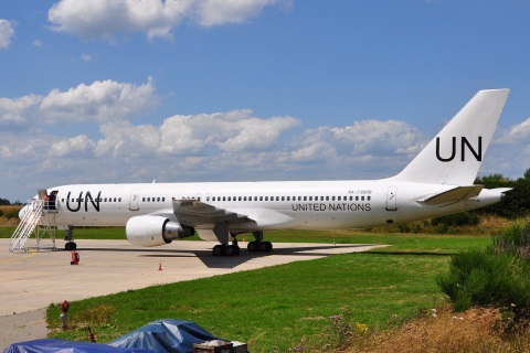 RA-73009 - 757-230 - United Nations - HHN - 16-07-2009