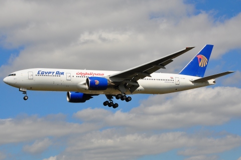 SU-GBX - 777-266(ER) - EgyptAir - LHR - 27-08-2009