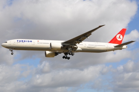TC-JJC - 777-35R(ER) - Turkish Airlines - LHR - 28-08-2009