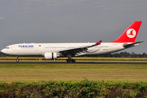 TC-JND - A330-203 - Turkish Airlines - AMS - 18-08-2009b
