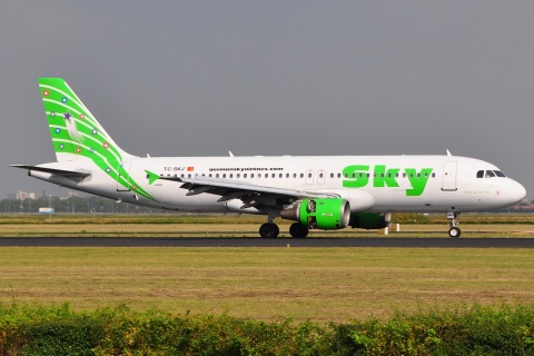 TC-SKJ - A320-211 - Sky Airlines - AMS - 18-08-2009