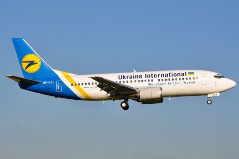 UR-GAL - 737-341 - Ukraine International Airlines - AMS - 23-06-2009