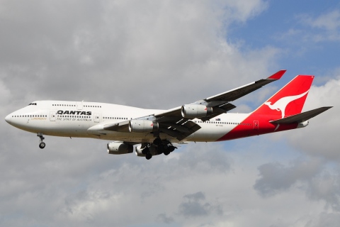 VH-OJG - 747-438 - Qantas - LHR - 28-08-2009