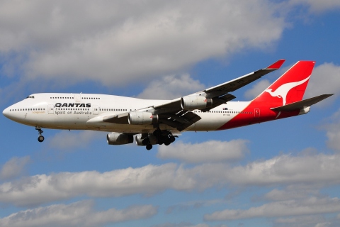 VH-OJQ - 747-438 - Qantas - LHR - 27-08-2009