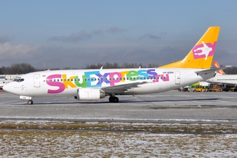 VP-BBN - 737-330 - SkyExpress - SZG - 28-02-2009b