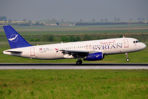 YK-AKC - A320-232 - Syrian Arab Airlines - VIE - 24-04-2009