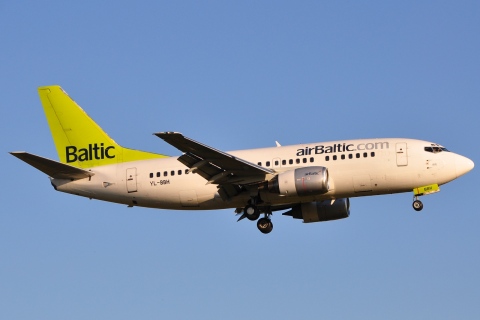 YL-BBH - 737-548(WL) - Air Baltic - BRU - 04-08-2009